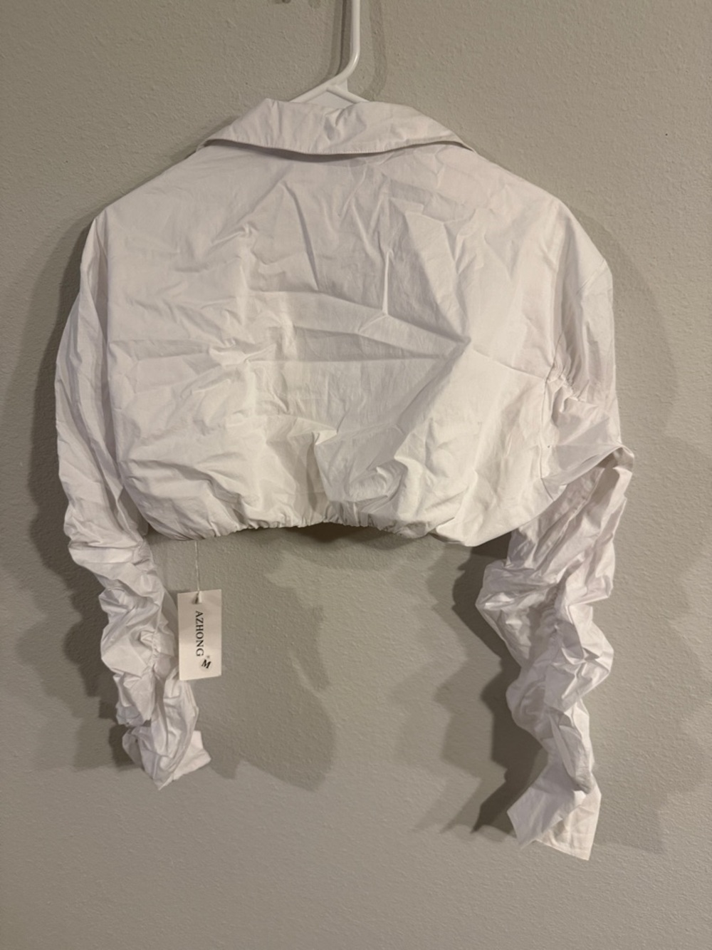 Cropped Collared Button-Front Top in White - Picture 4 of 5